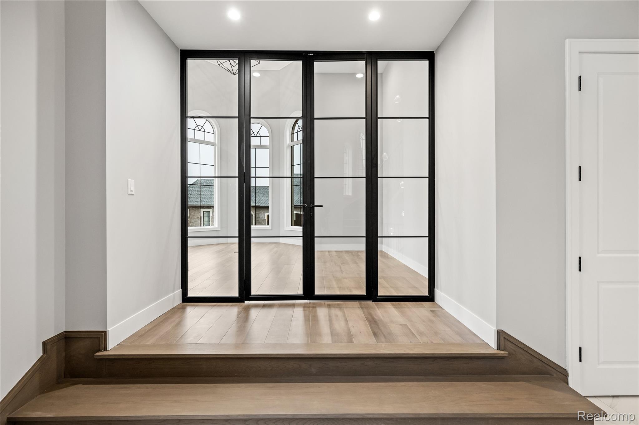 4512 Pinnacle Boulevard