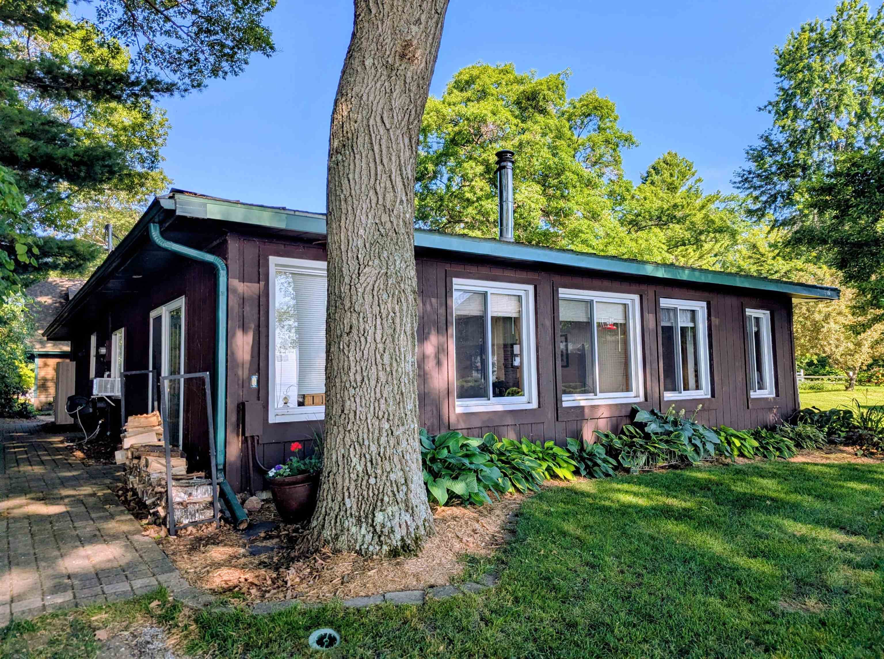 2184 N Huron Road