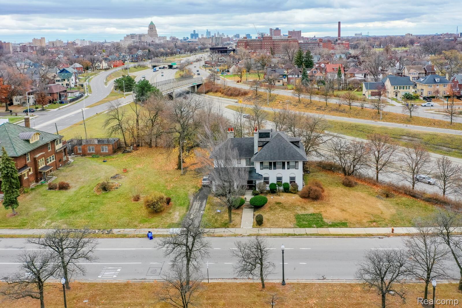 1135 Chicago Boulevard