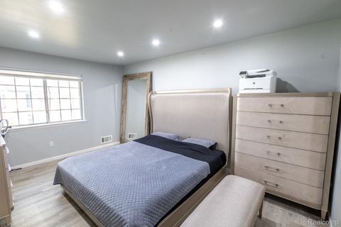 Tiny photo for 29101 Hayes Road, Warren City, MI 48088 (MLS # 20251044828)