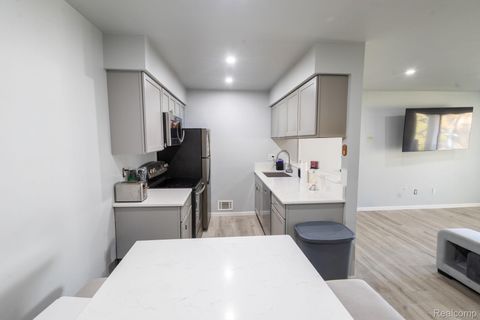 Tiny photo for 29101 Hayes Road, Warren City, MI 48088 (MLS # 20251044828)