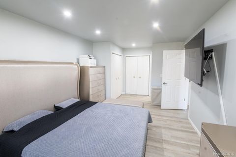 Tiny photo for 29101 Hayes Road, Warren City, MI 48088 (MLS # 20251044828)