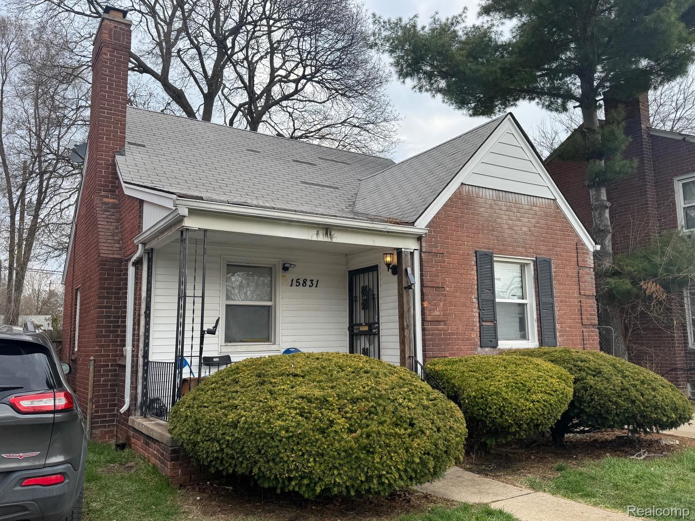 15831 Saratoga Street