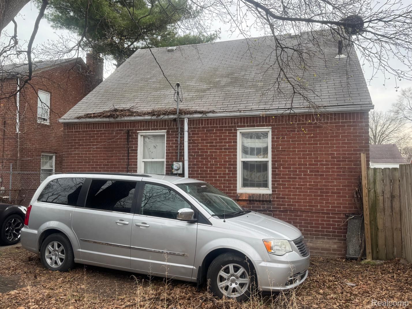 15831 Saratoga Street