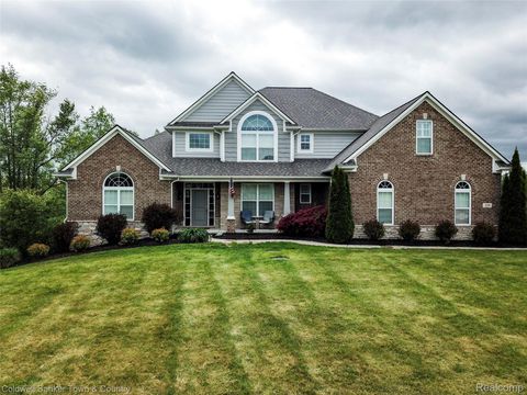 329 Baintree Boulevard Brighton City MI 48114