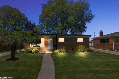28619 Palm Beach Drive Warren City Macomb MI 48093