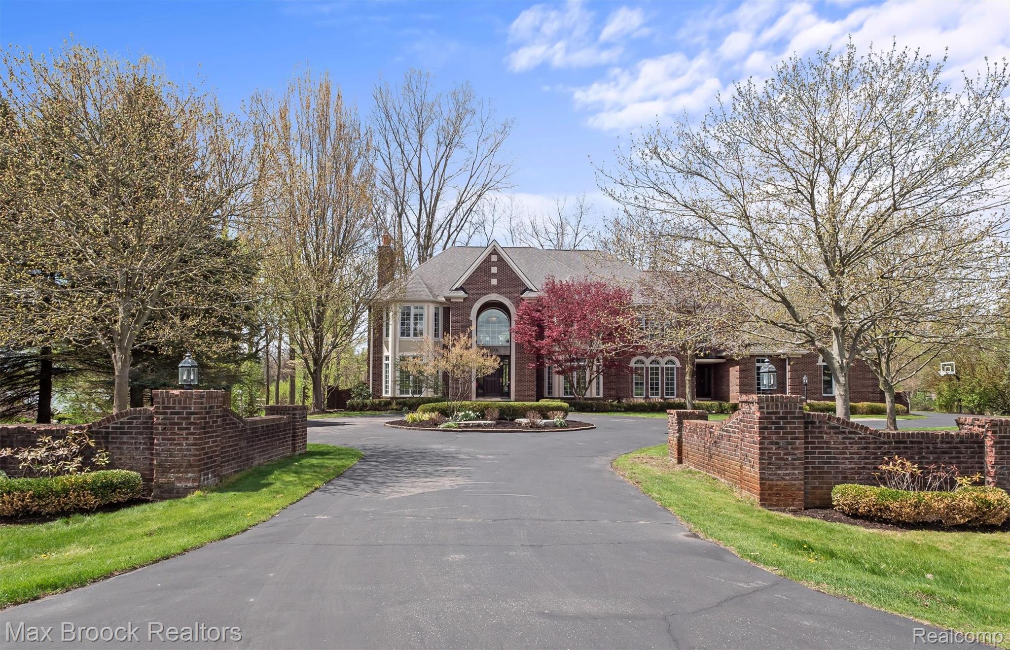 398 Shrewsbury Drive