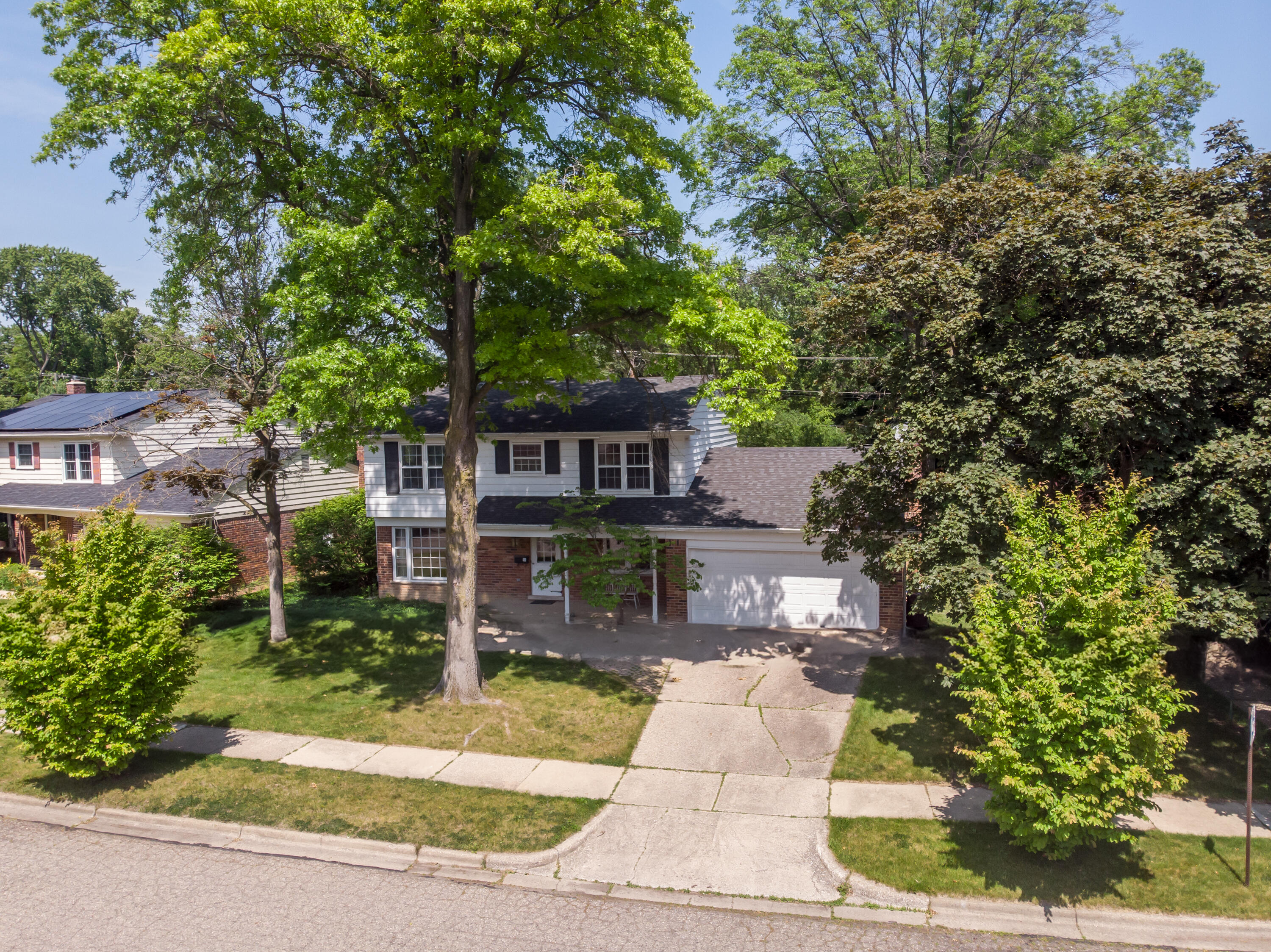 2859 Renfrew Street