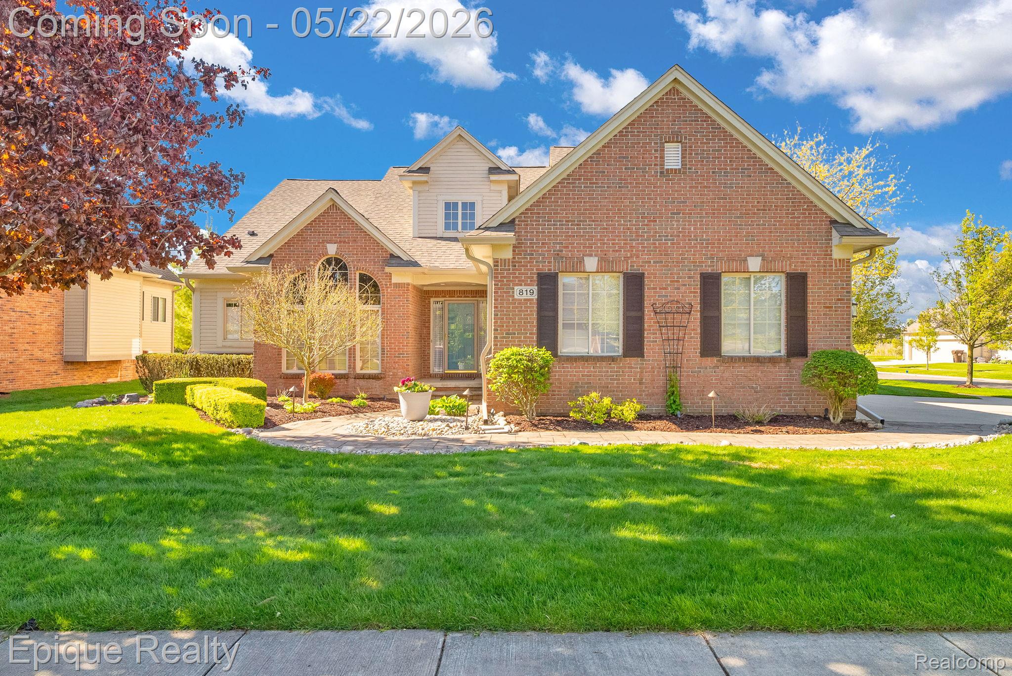819 Pine Ridge Avenue
