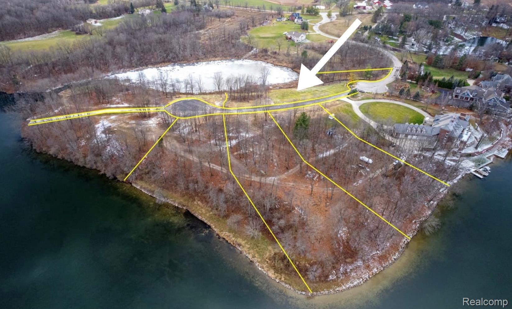 00007 Lakeshore Drive