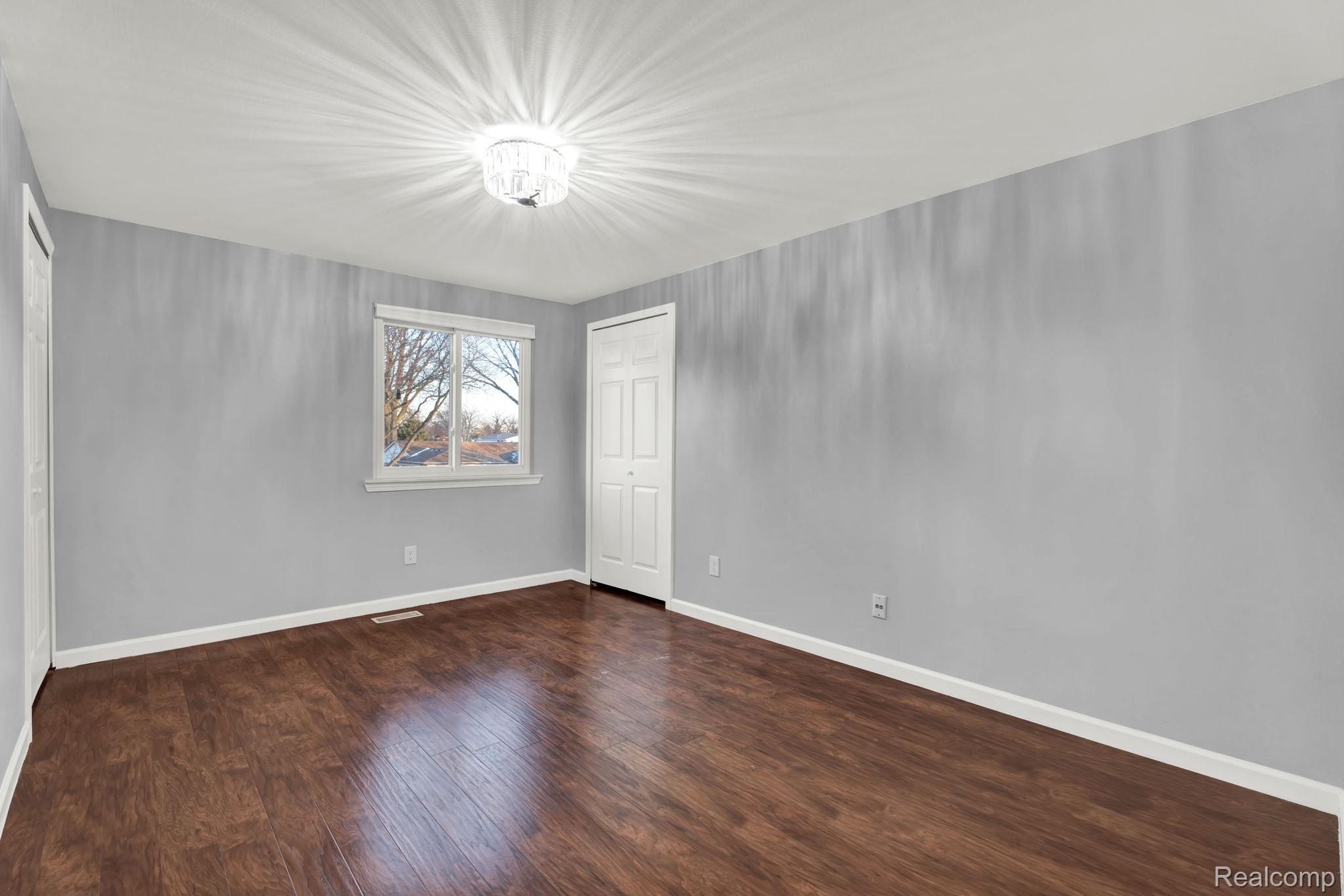 Sterling Heights City, Michigan 48310, United States, 4 Bedrooms Bedrooms, ,4 BathroomsBathrooms,Residential,Pending,183122