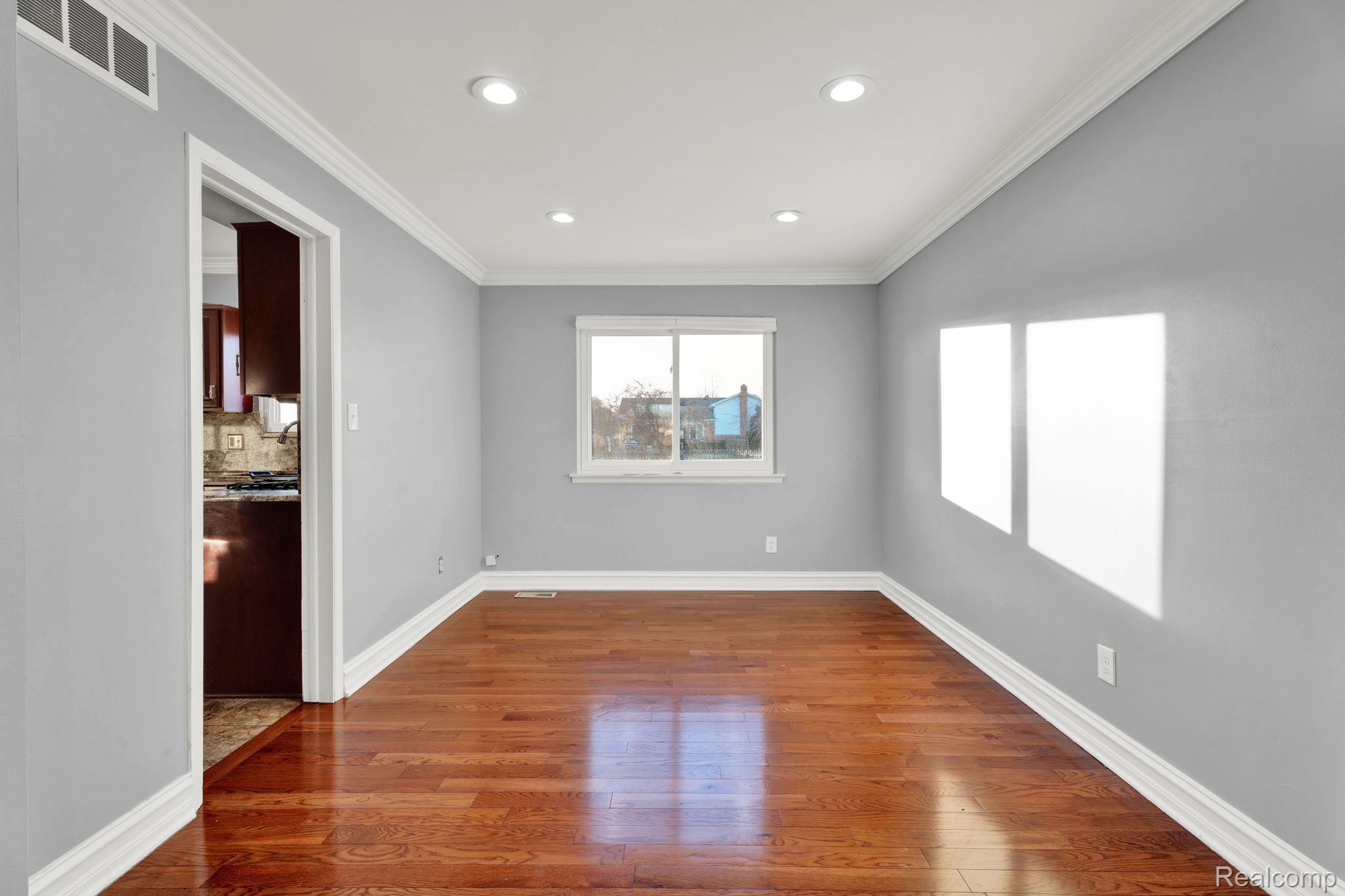 Sterling Heights City, Michigan 48310, United States, 4 Bedrooms Bedrooms, ,4 BathroomsBathrooms,Residential,Pending,183122