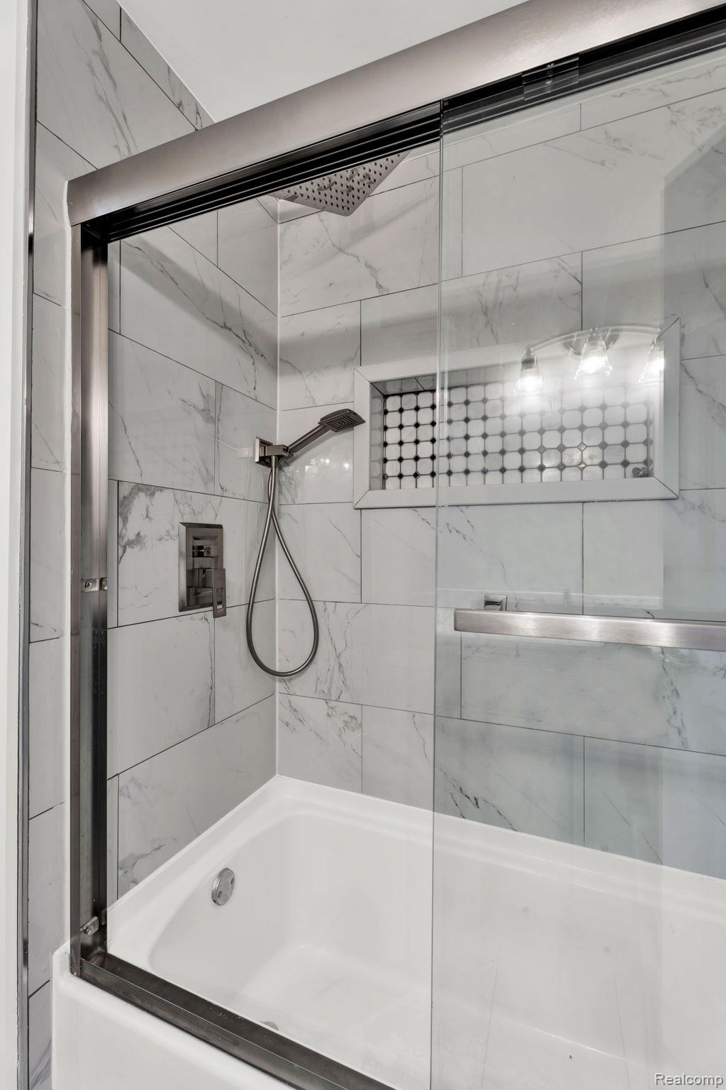 Sterling Heights City, Michigan 48310, United States, 4 Bedrooms Bedrooms, ,4 BathroomsBathrooms,Residential,Pending,183122