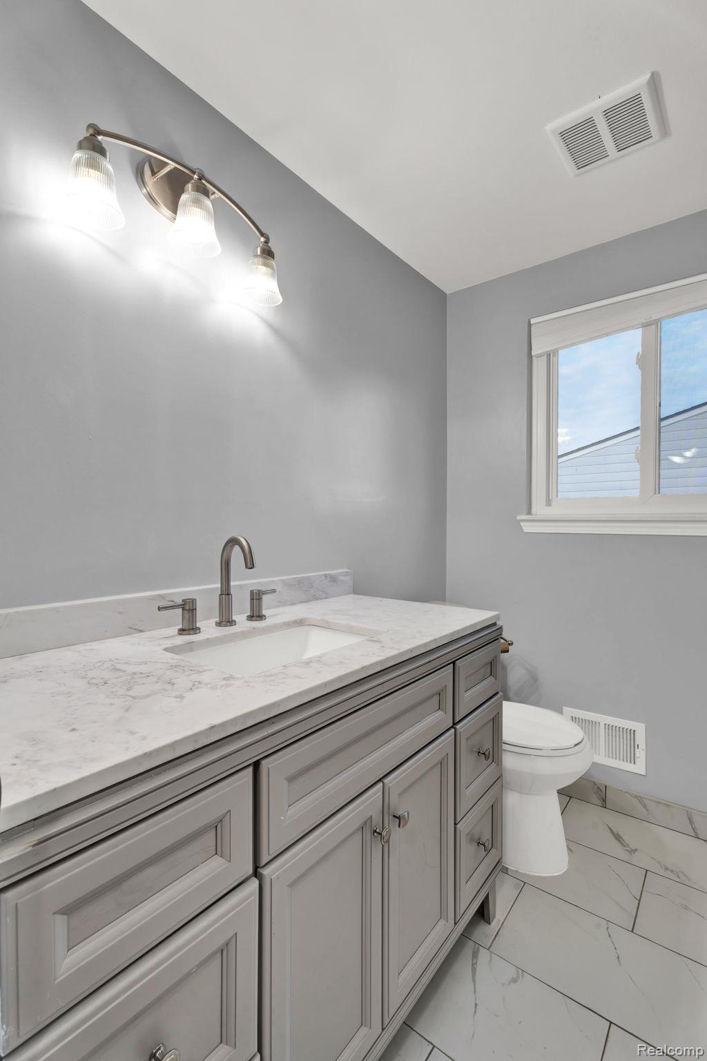 Sterling Heights City, Michigan 48310, United States, 4 Bedrooms Bedrooms, ,4 BathroomsBathrooms,Residential,Pending,183122