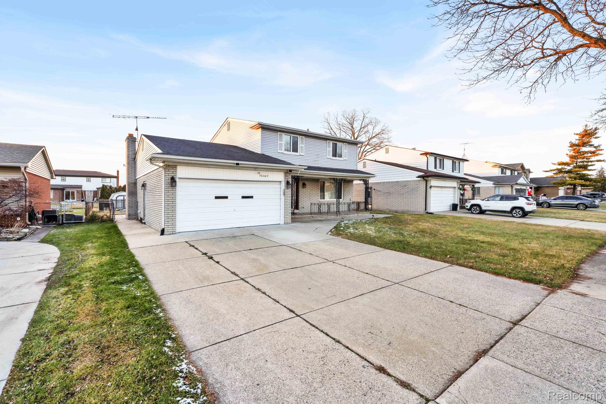 Sterling Heights City, Michigan 48310, United States, 4 Bedrooms Bedrooms, ,4 BathroomsBathrooms,Residential,Pending,183122