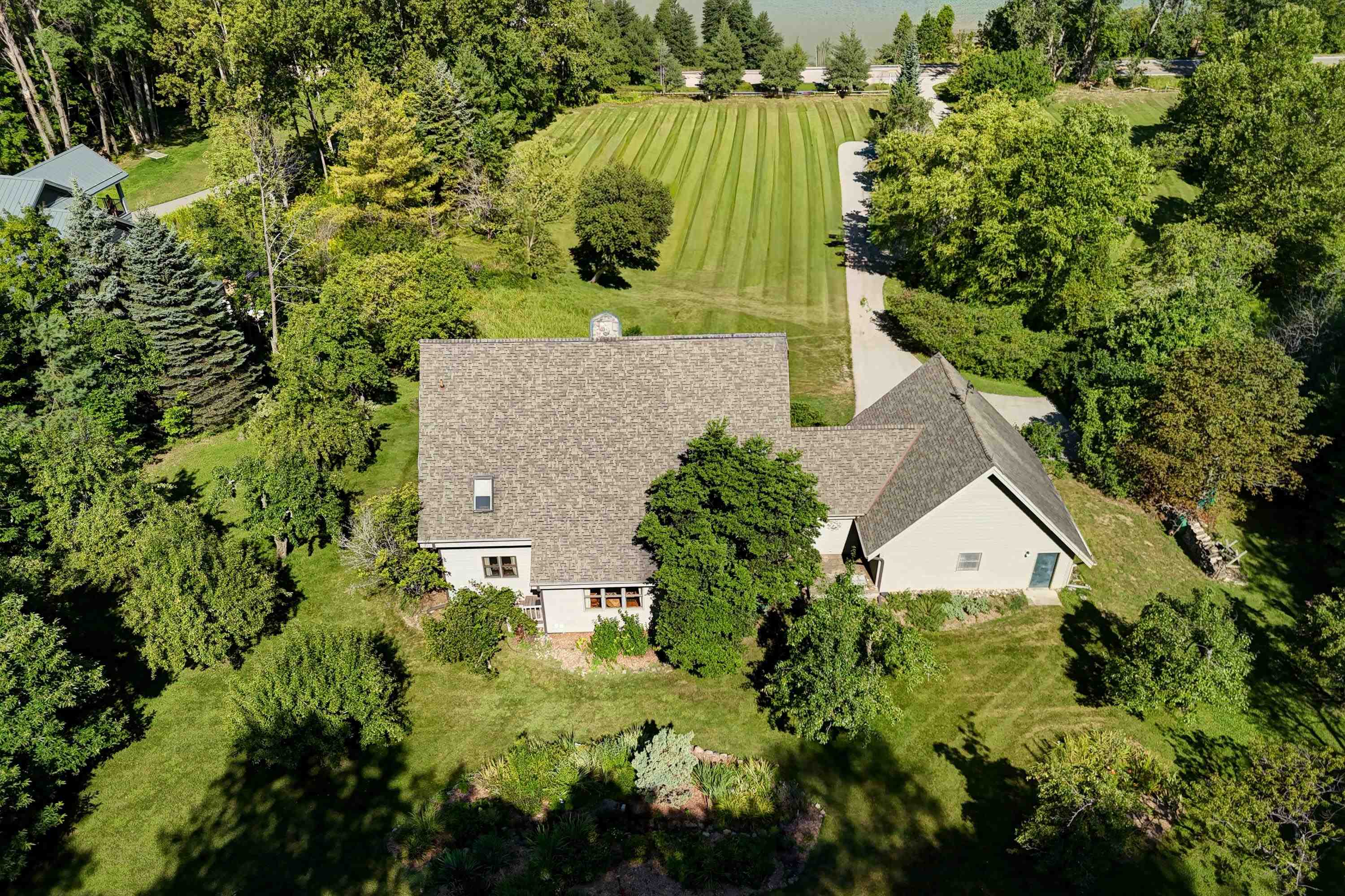 12142 Peninsula Drive