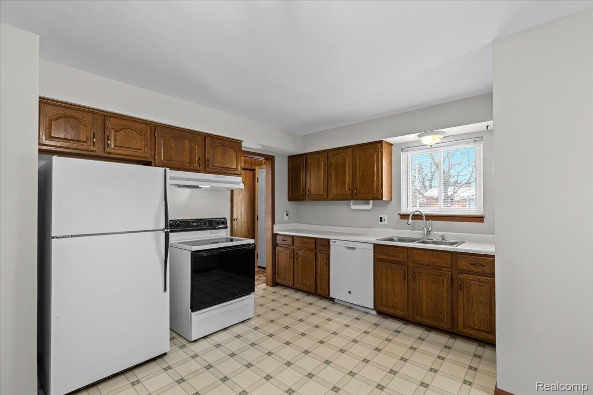 32864 Mackenzie Drive