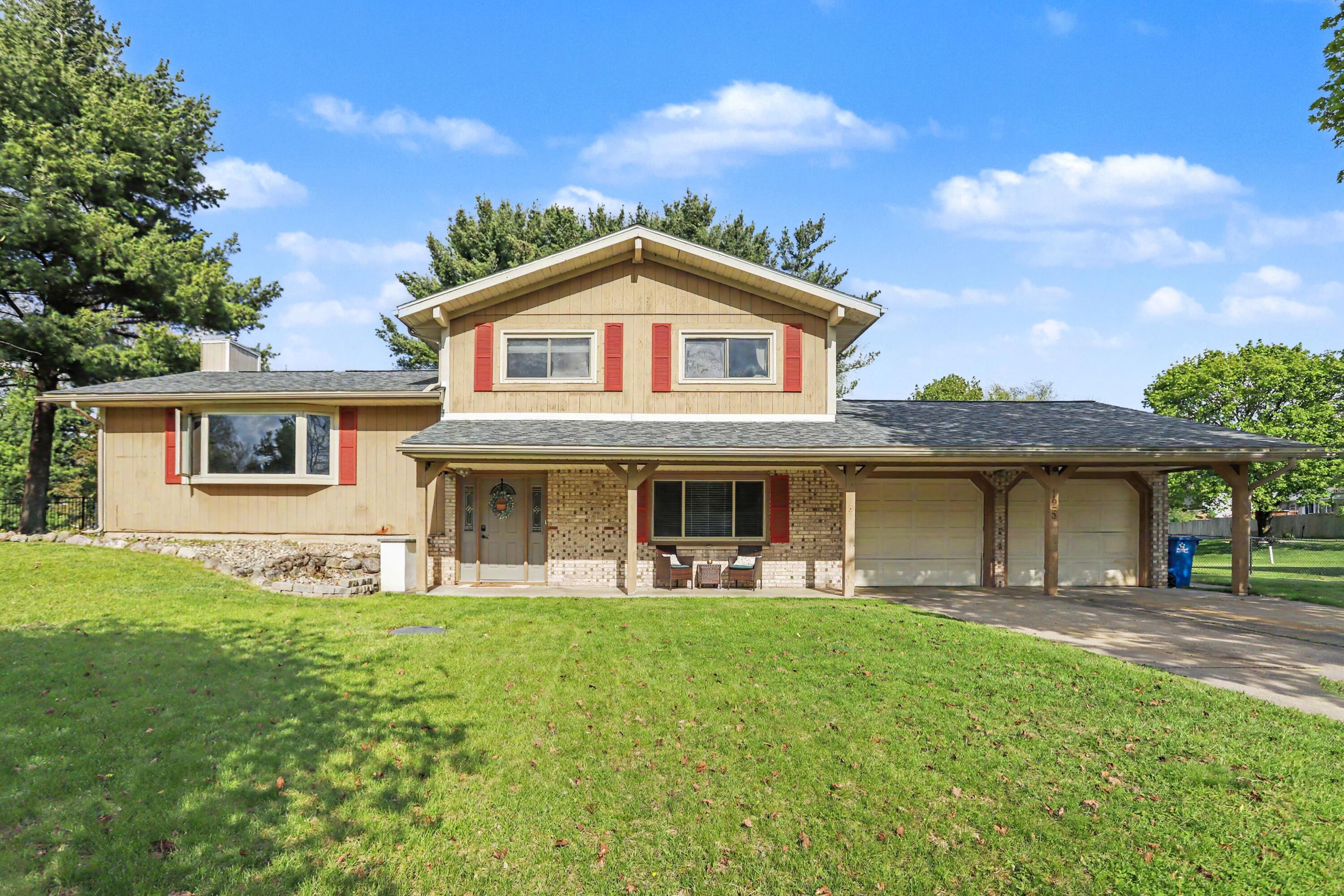 125 Shadowood Lane