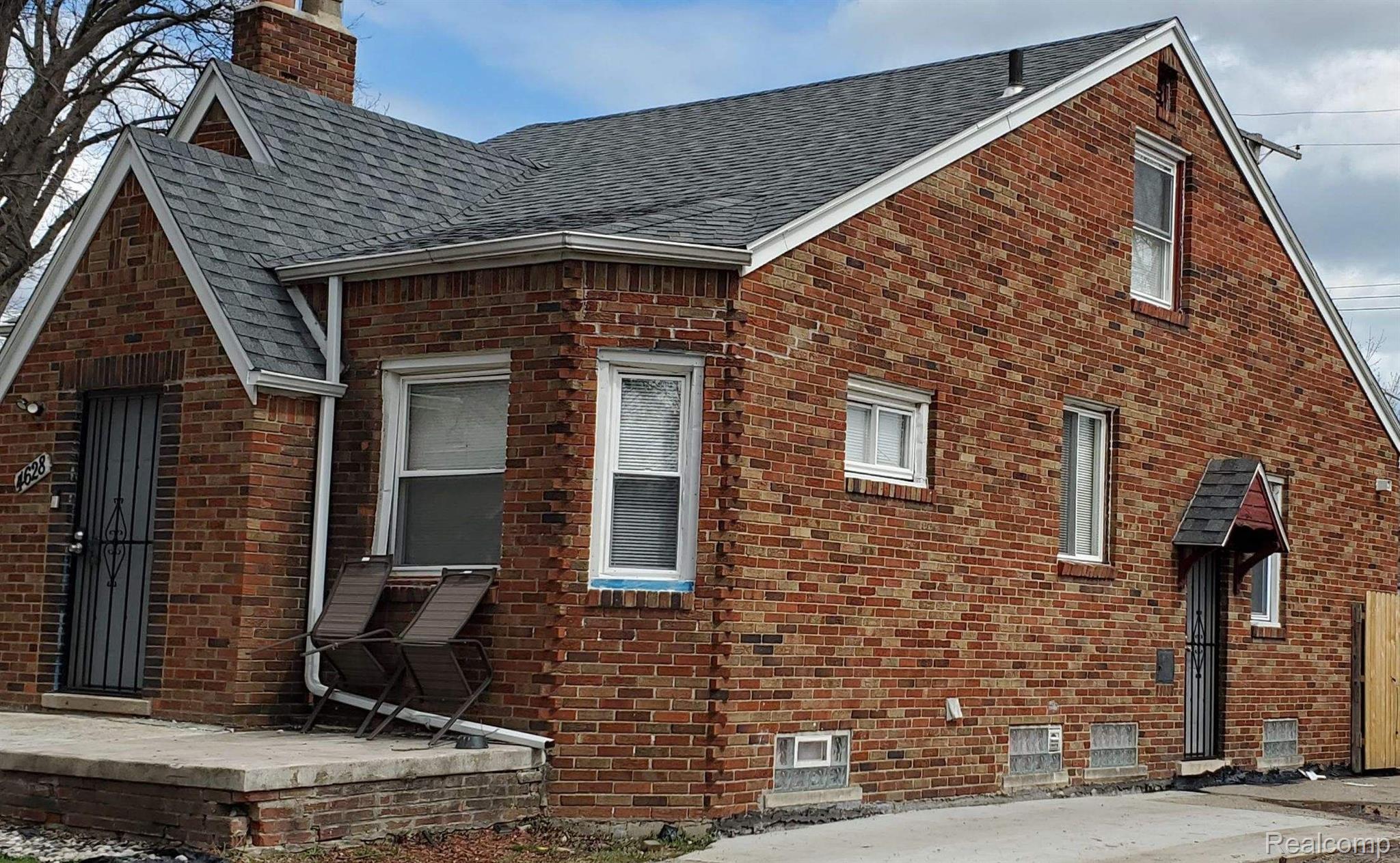 4628 BUCKINGHAM Avenue