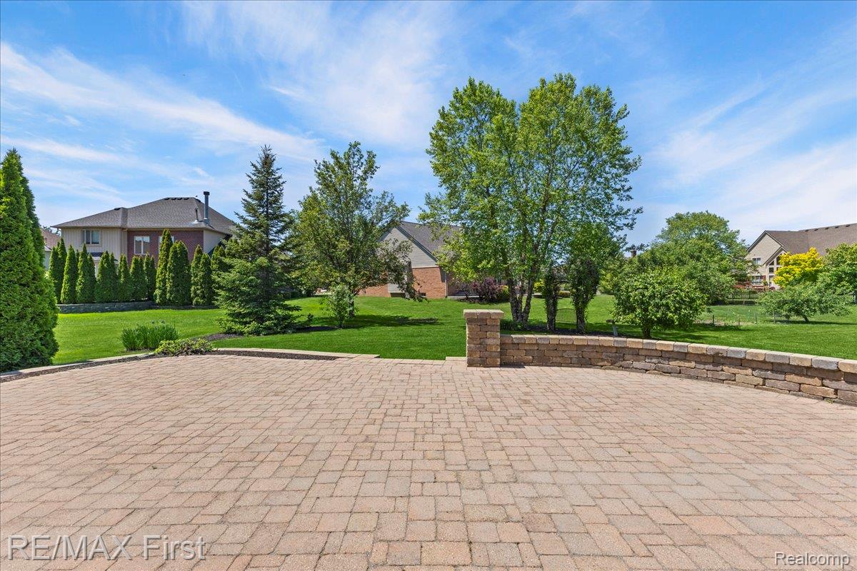 48241 Century Drive, Macomb, MI 48044 — MLS #20261034686 — photo 5 of 62