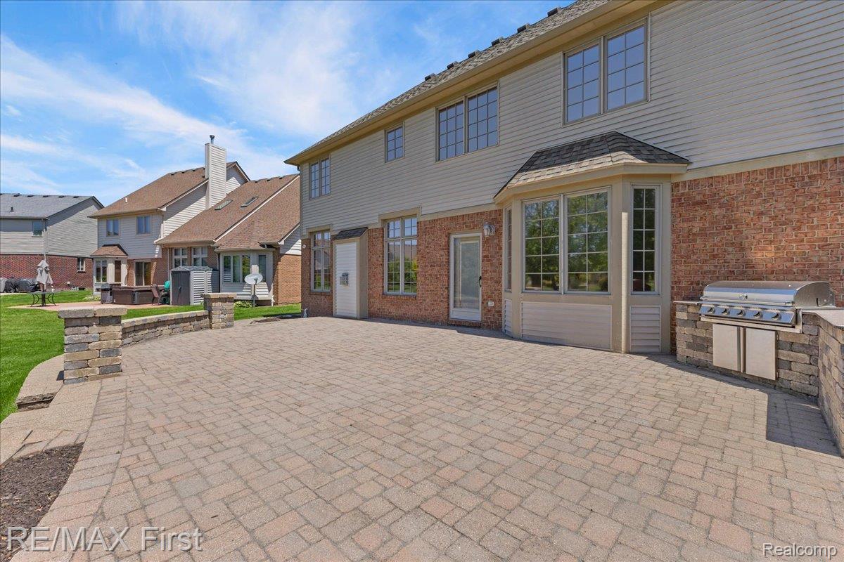 48241 Century Drive, Macomb, MI 48044 — MLS #20261034686 — photo 6 of 62