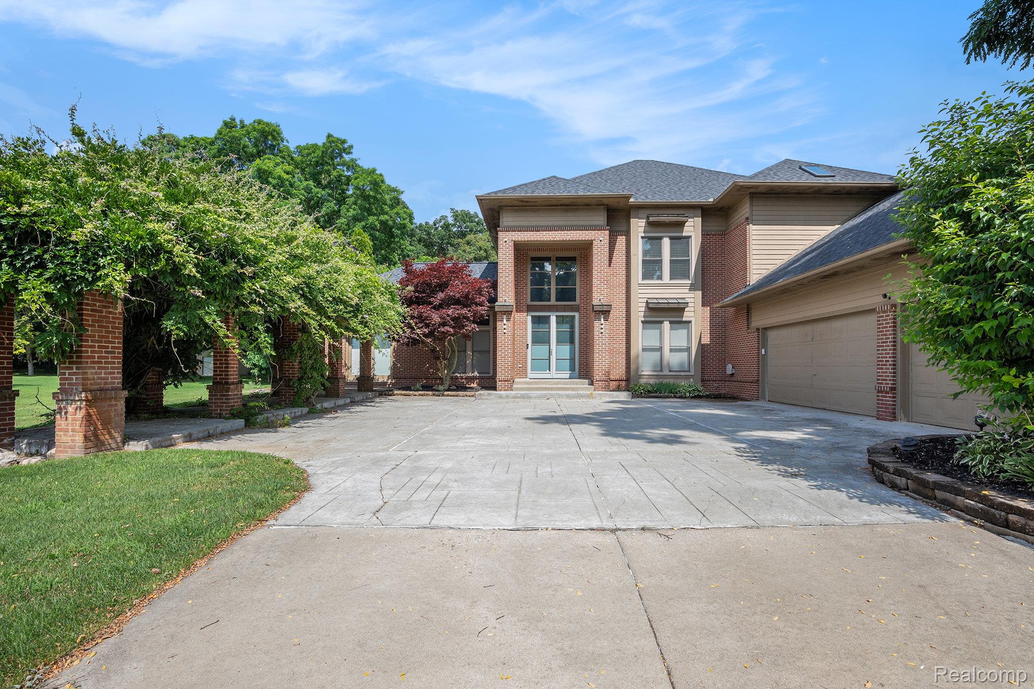 3135 Valley Oaks Drive