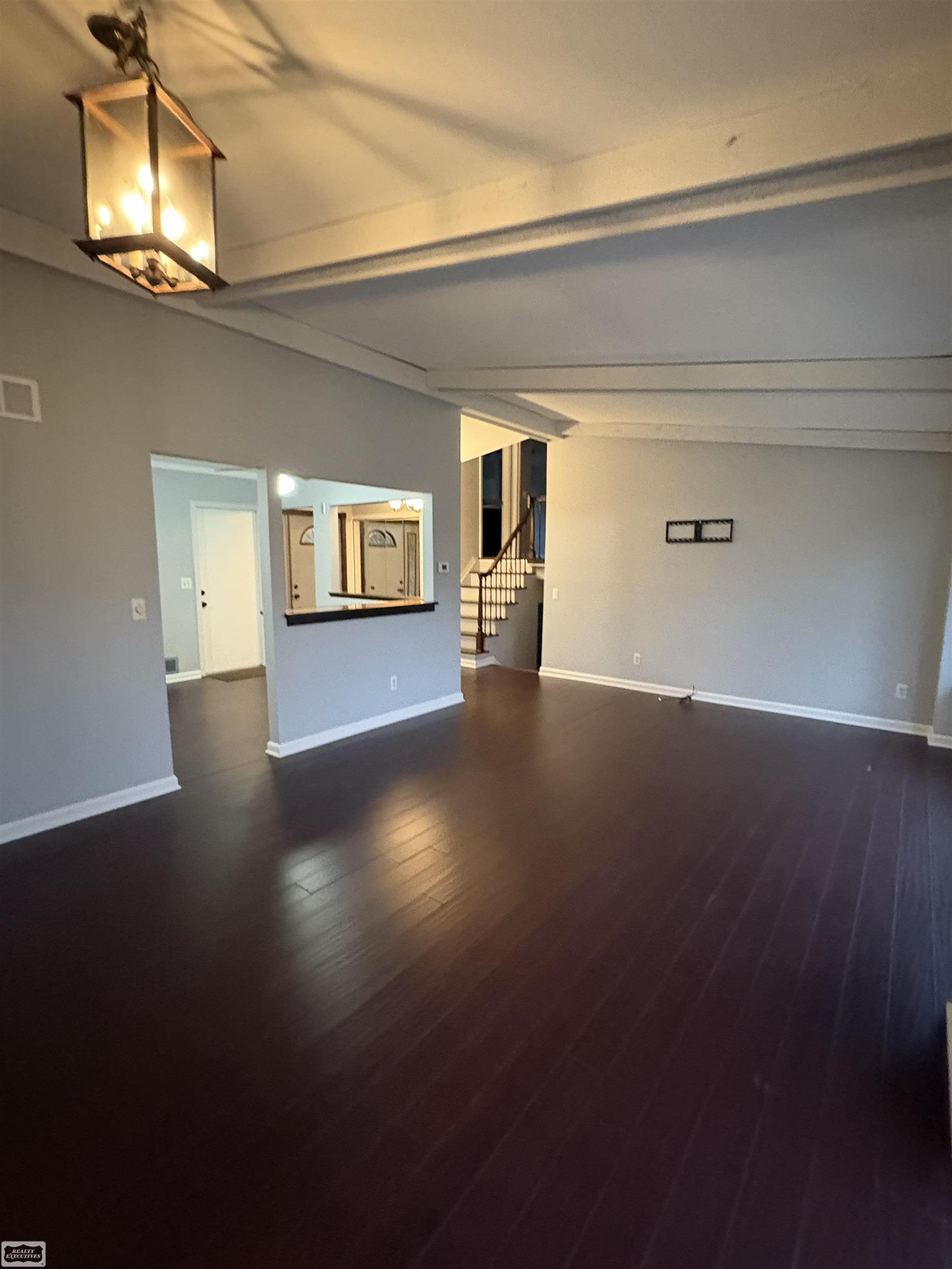 2127 Hopkins Dr Drive