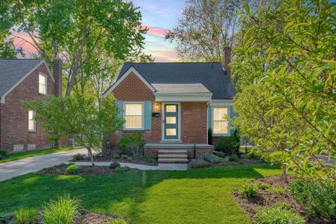 2621 N CONNECTICUT Avenue Royal Oak City MI 48073