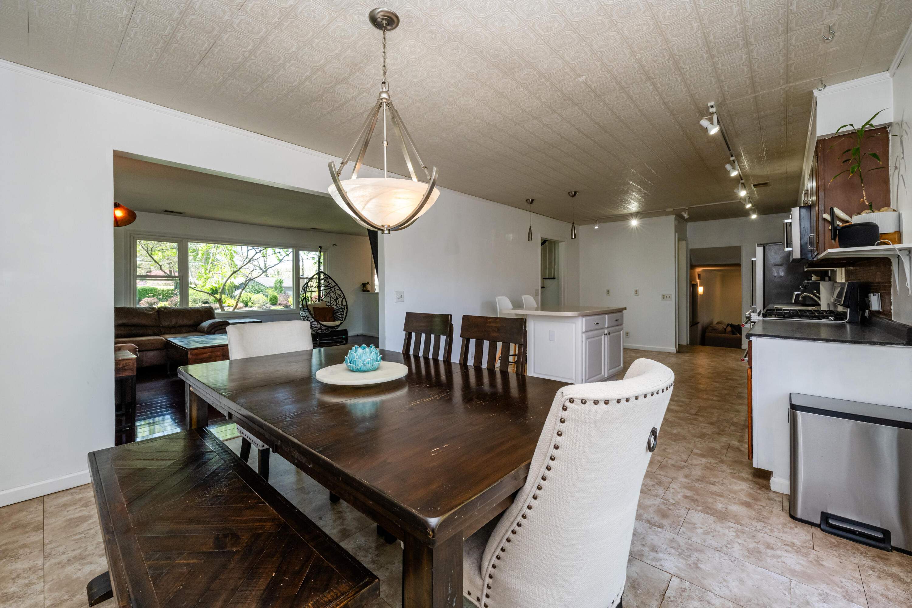 3461 W Valley View Drive