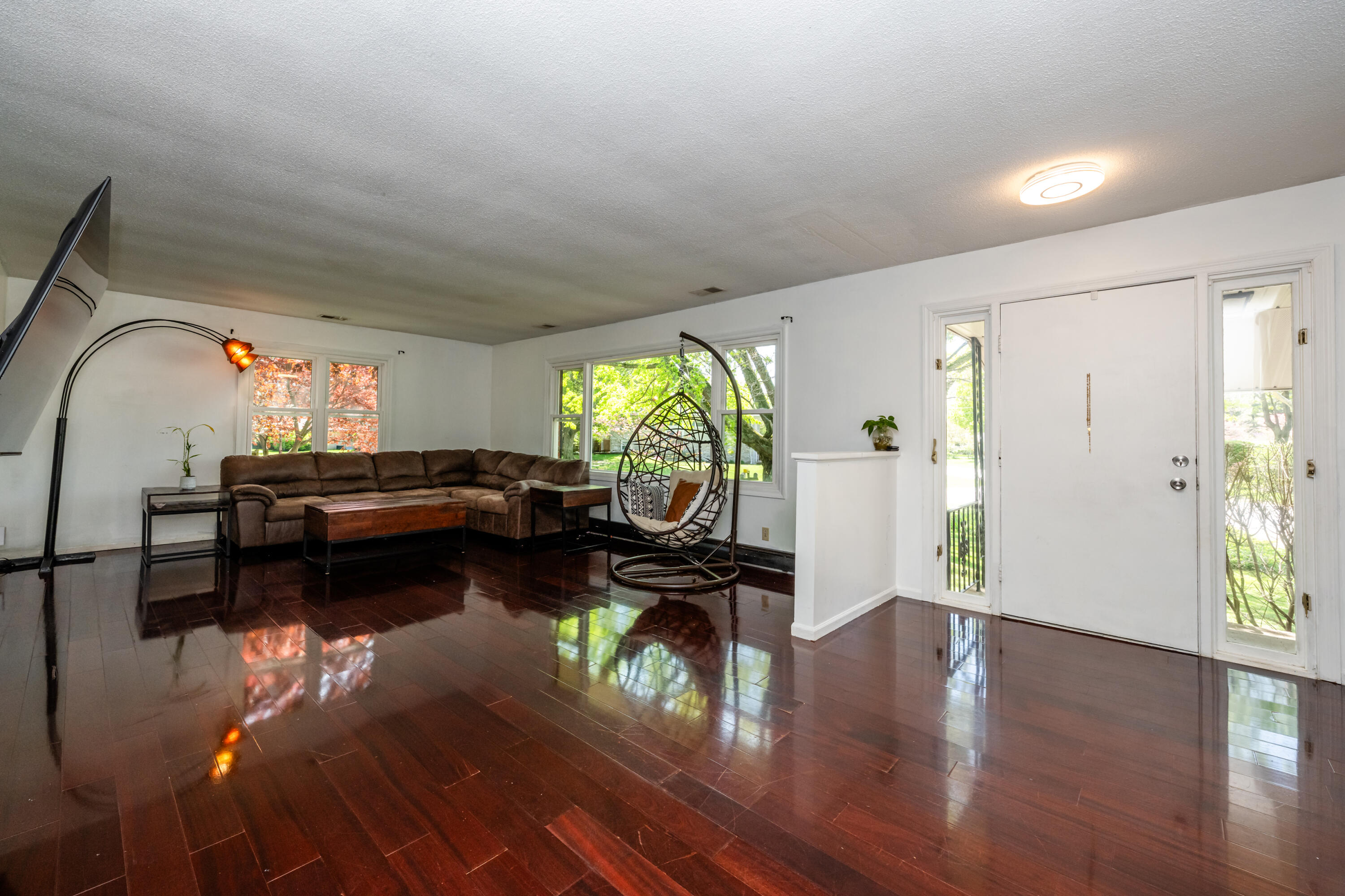 3461 W Valley View Drive