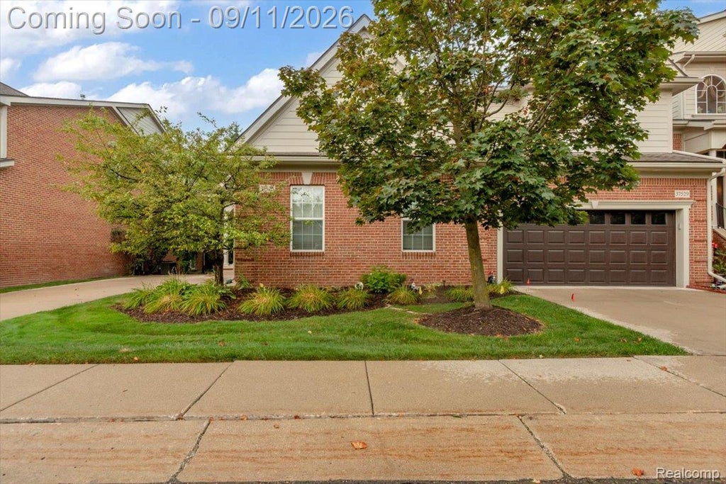 Photo of 37525 Newburgh Park Circle, Livonia City, MI 48152 (MLS # 20261071635)