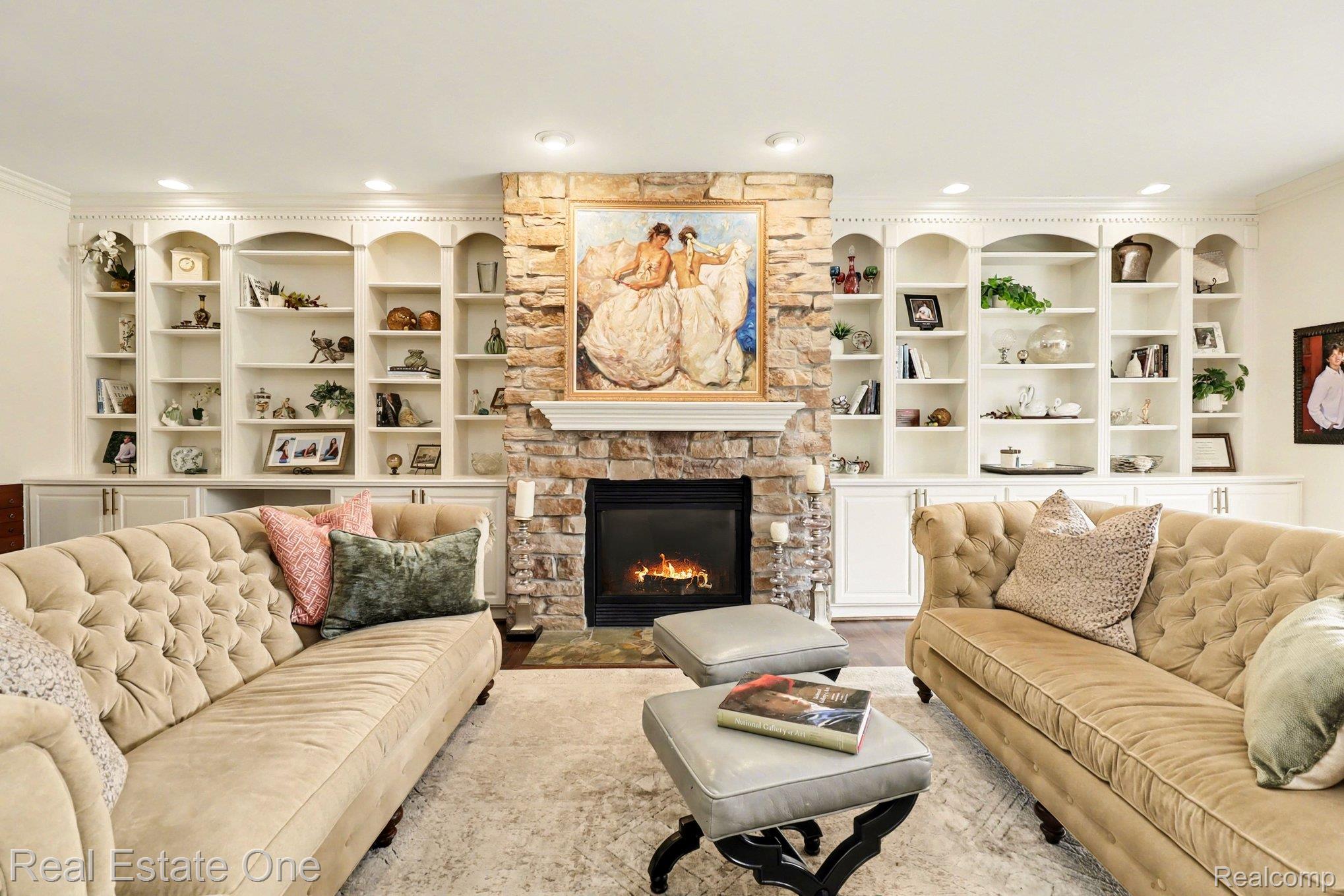 960 Hill Hollow Lane