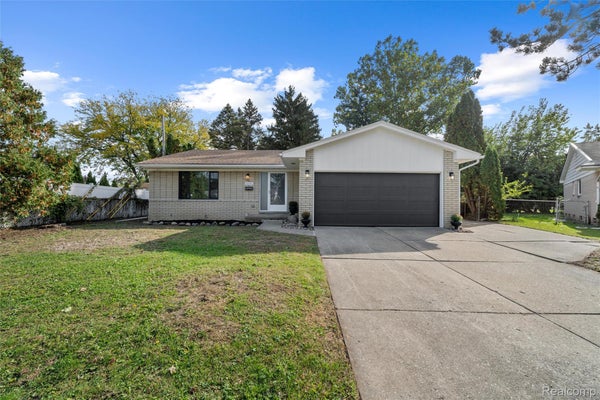 6315 CANTERBURY CT, WESTLAND, MI 48185 - Image 8d813a91f395f7c0c4141b6f2bb2aa2e/2051930865