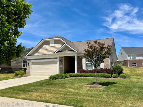 Photo of 1113 Lark Street #41, Orion Charter Township, MI 48360 (MLS # 20261040385)