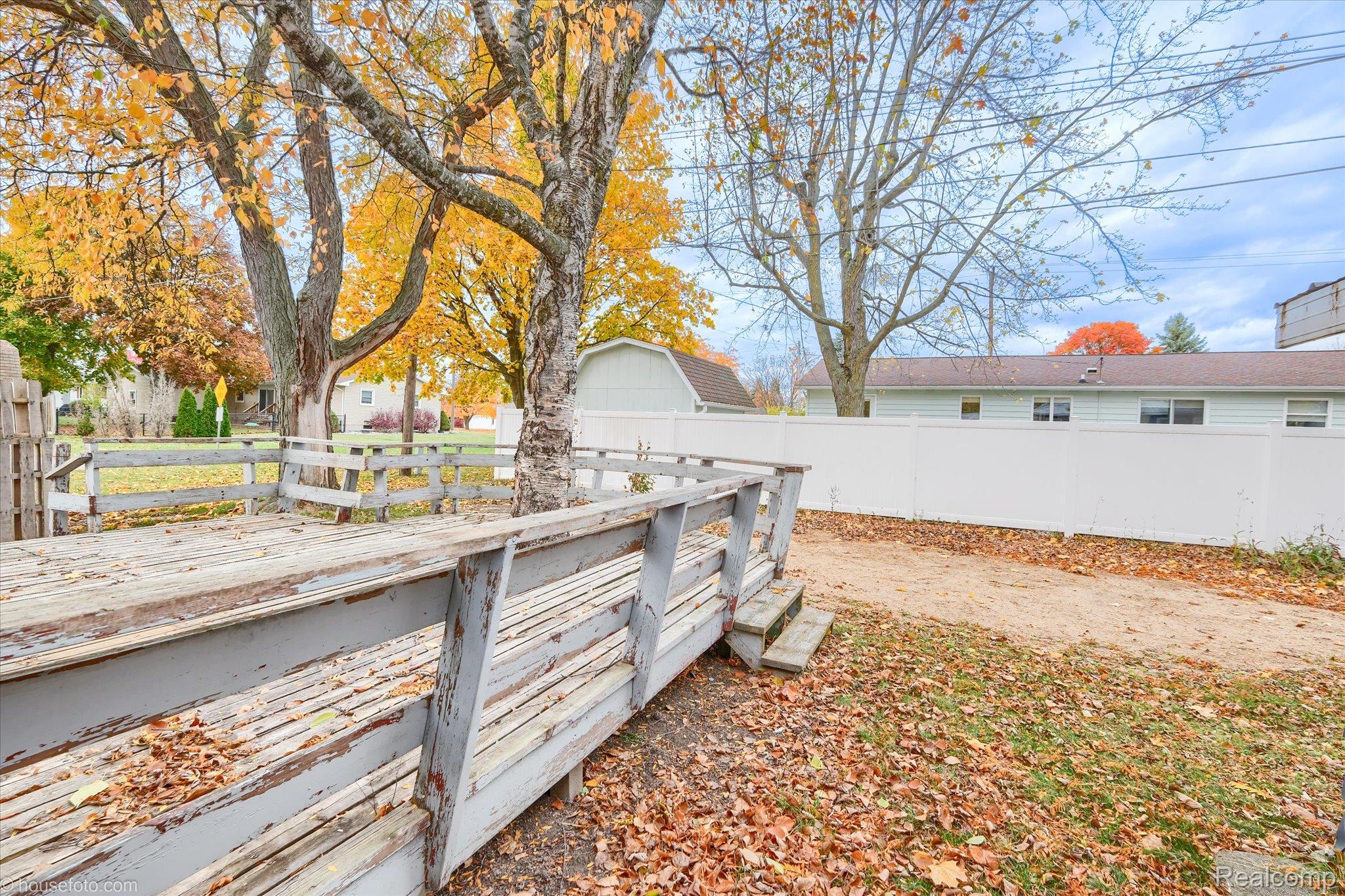 7036 Clabuesch Street