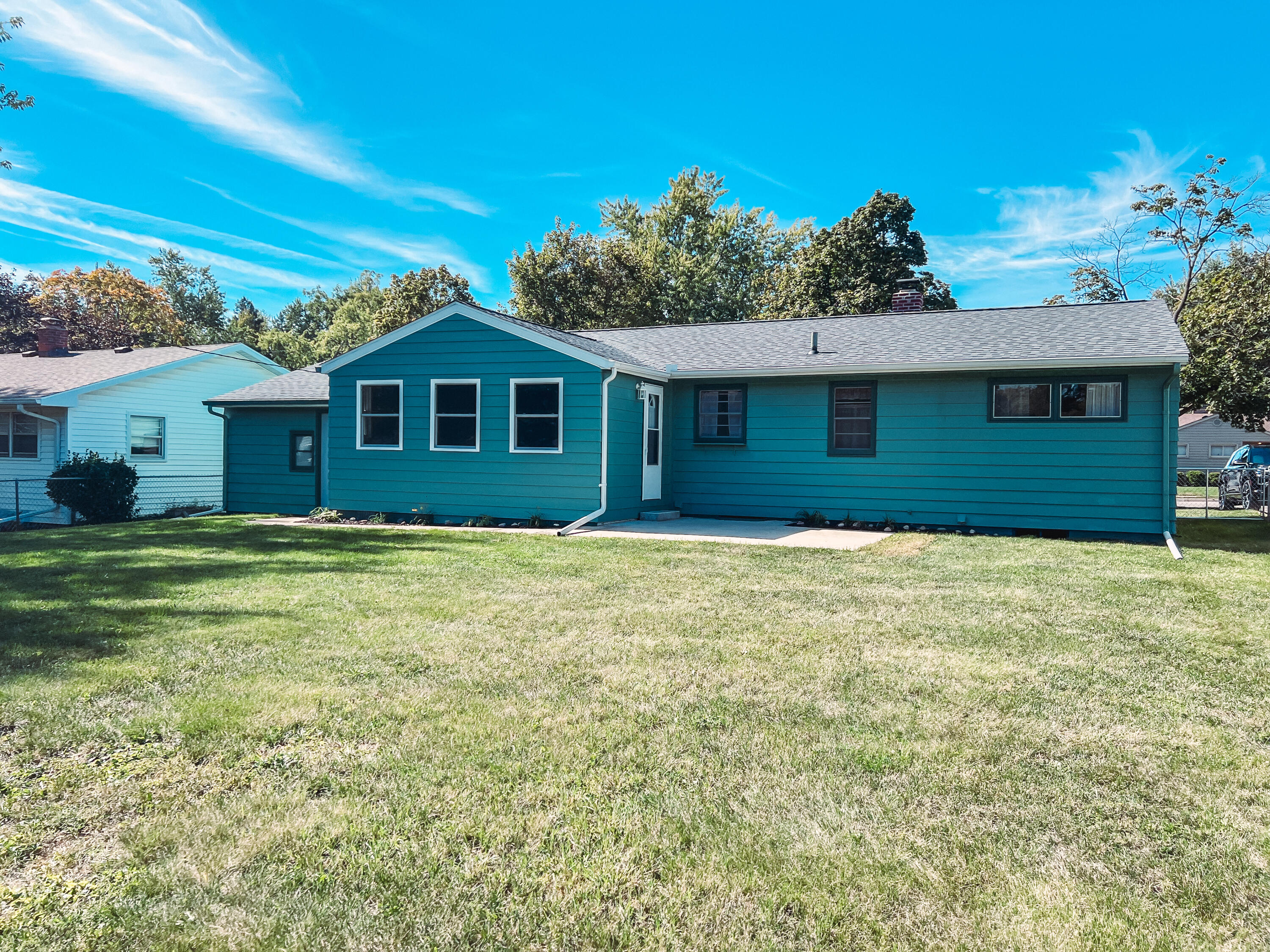 558 N Mckenzie Street N