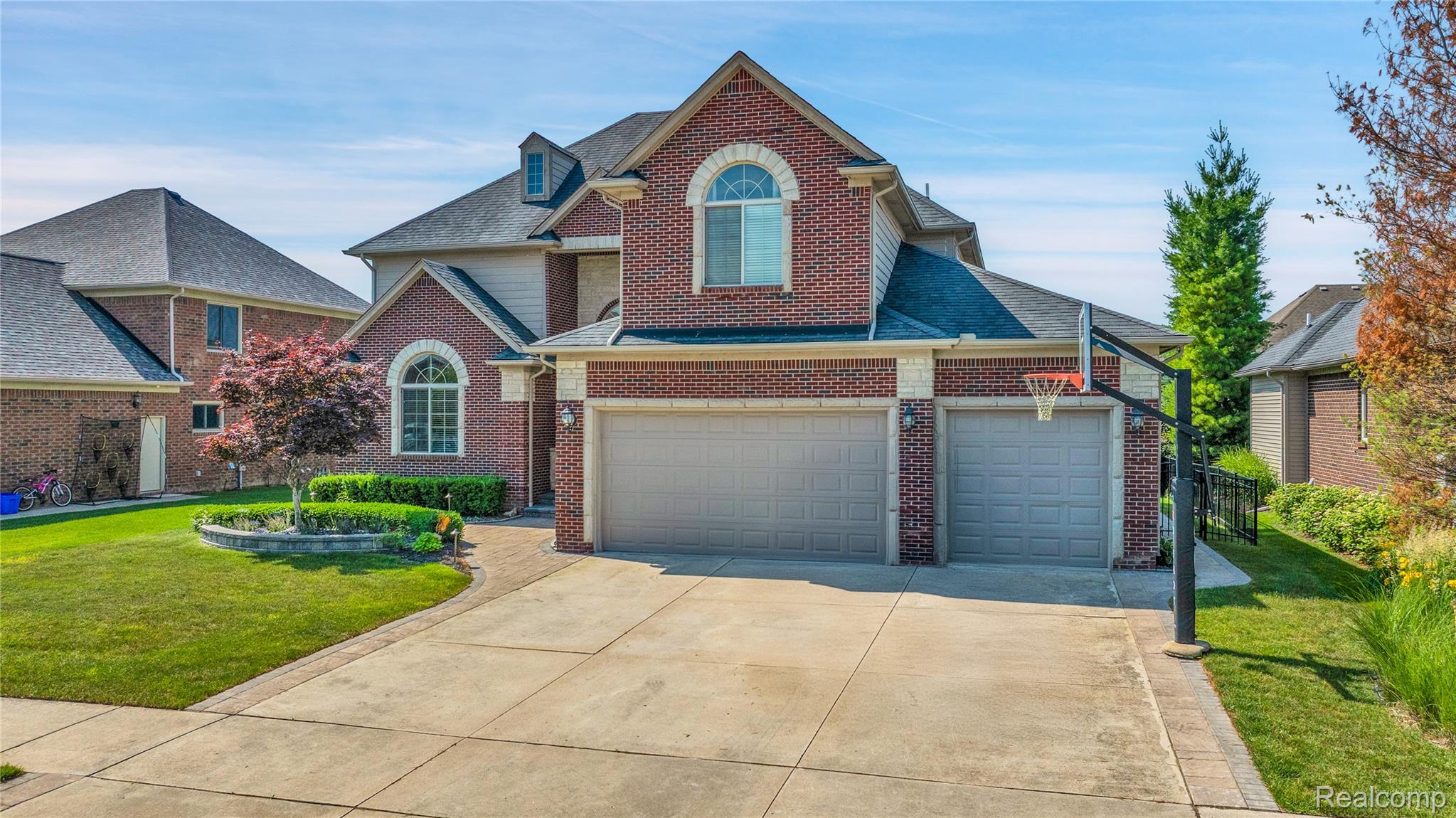 Macomb Township, Michigan 48044, United States, 4 Bedrooms Bedrooms, ,3 BathroomsBathrooms,Residential,Active,162901