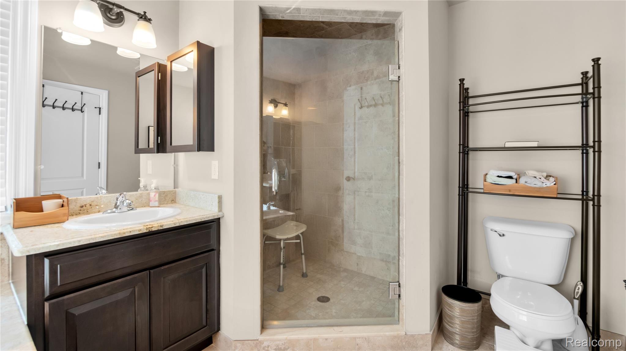 Macomb Township, Michigan 48044, United States, 4 Bedrooms Bedrooms, ,3 BathroomsBathrooms,Residential,Active,162901