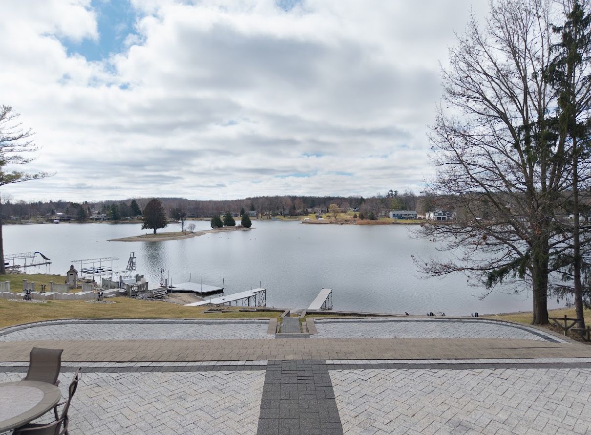 8048 DRIFTWOOD Drive
