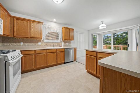 Tiny photo for 45467 Coachfort Drive, Macomb Township, MI 48044 (MLS # 20261021593)