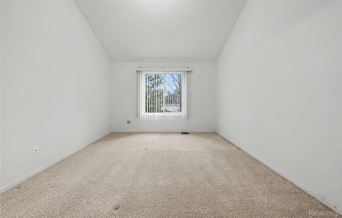 Tiny photo for 45467 Coachfort Drive, Macomb Township, MI 48044 (MLS # 20261021593)