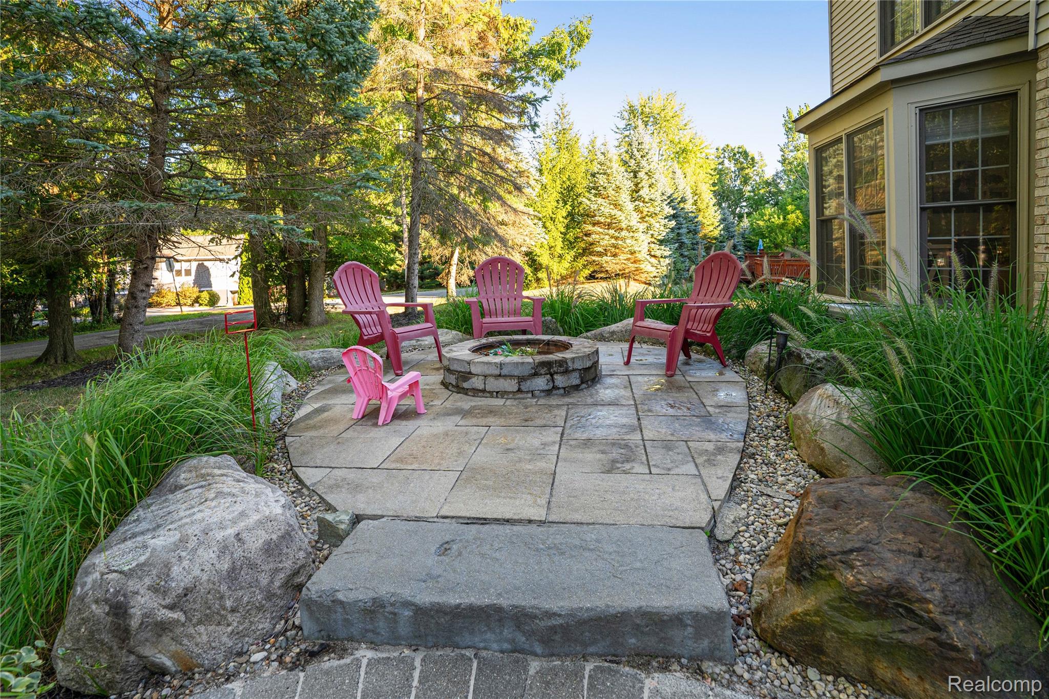 4987 Arbor Court
