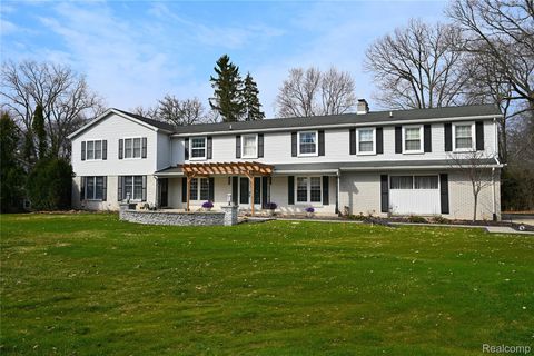 5100 Kings Gate Way Bloomfield Charter Township MI 48302