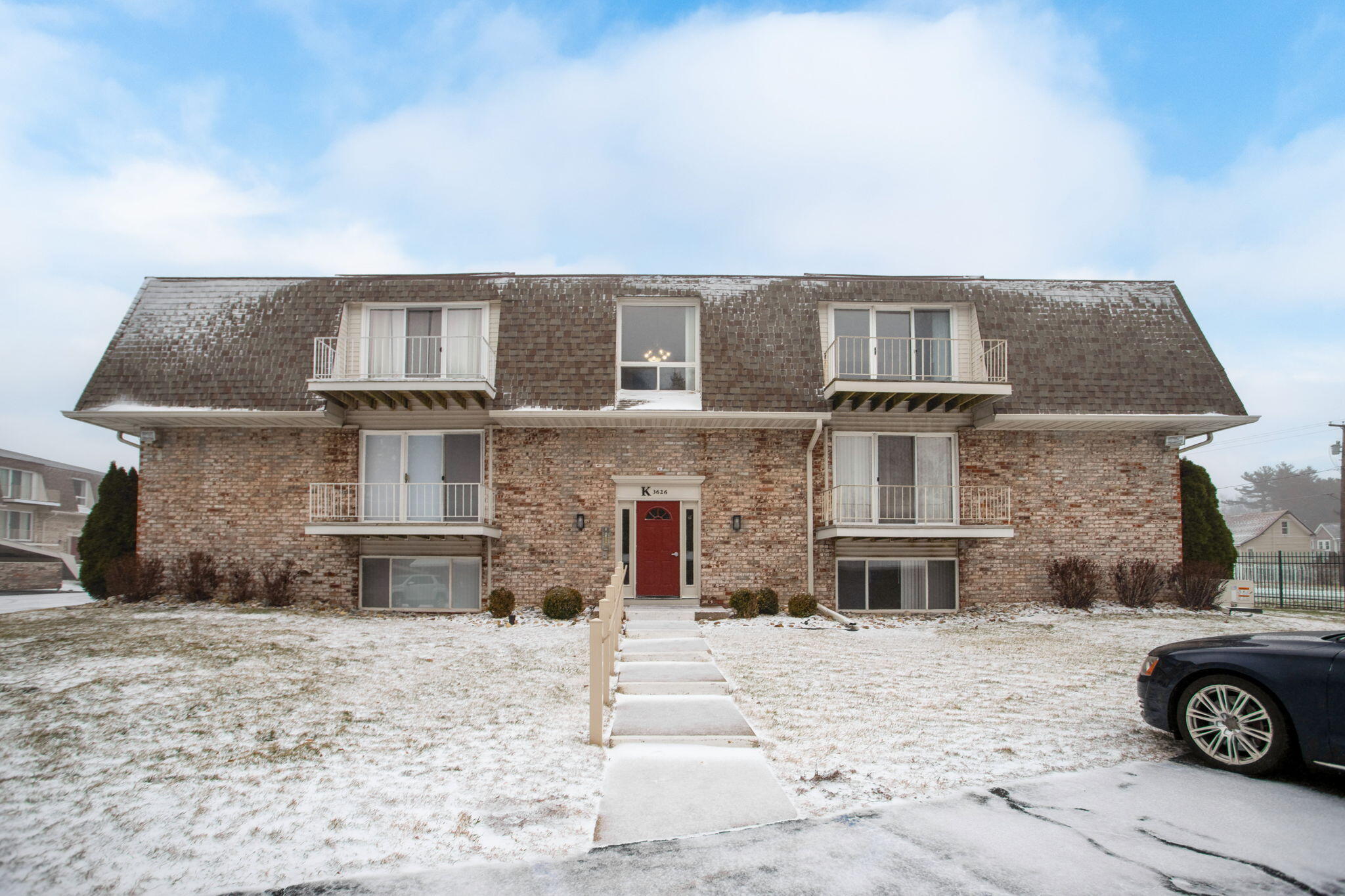 3626 Lakeshore Dr K9 9