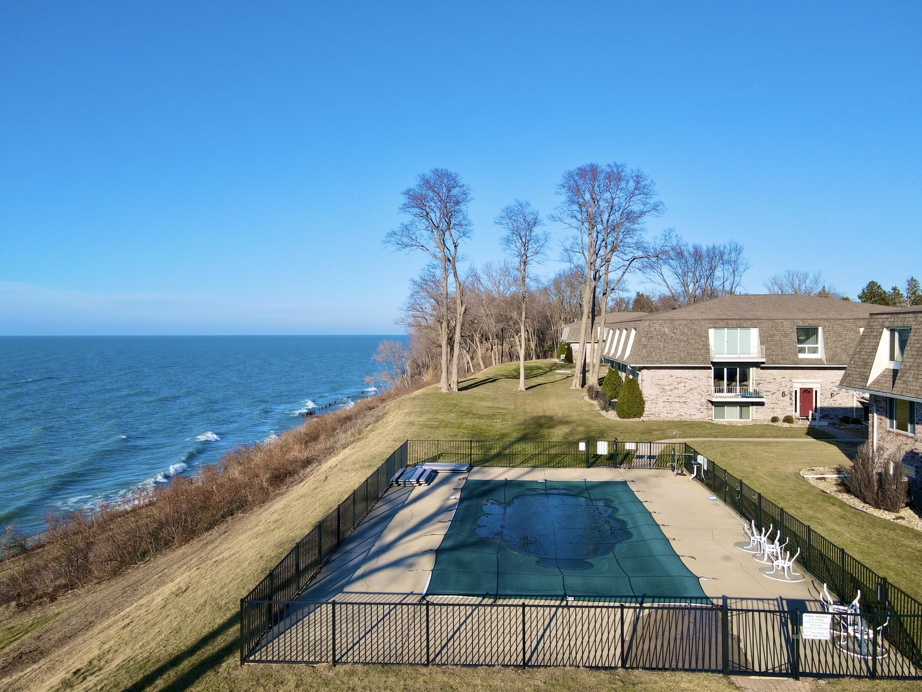 3626 Lakeshore Dr K9 9