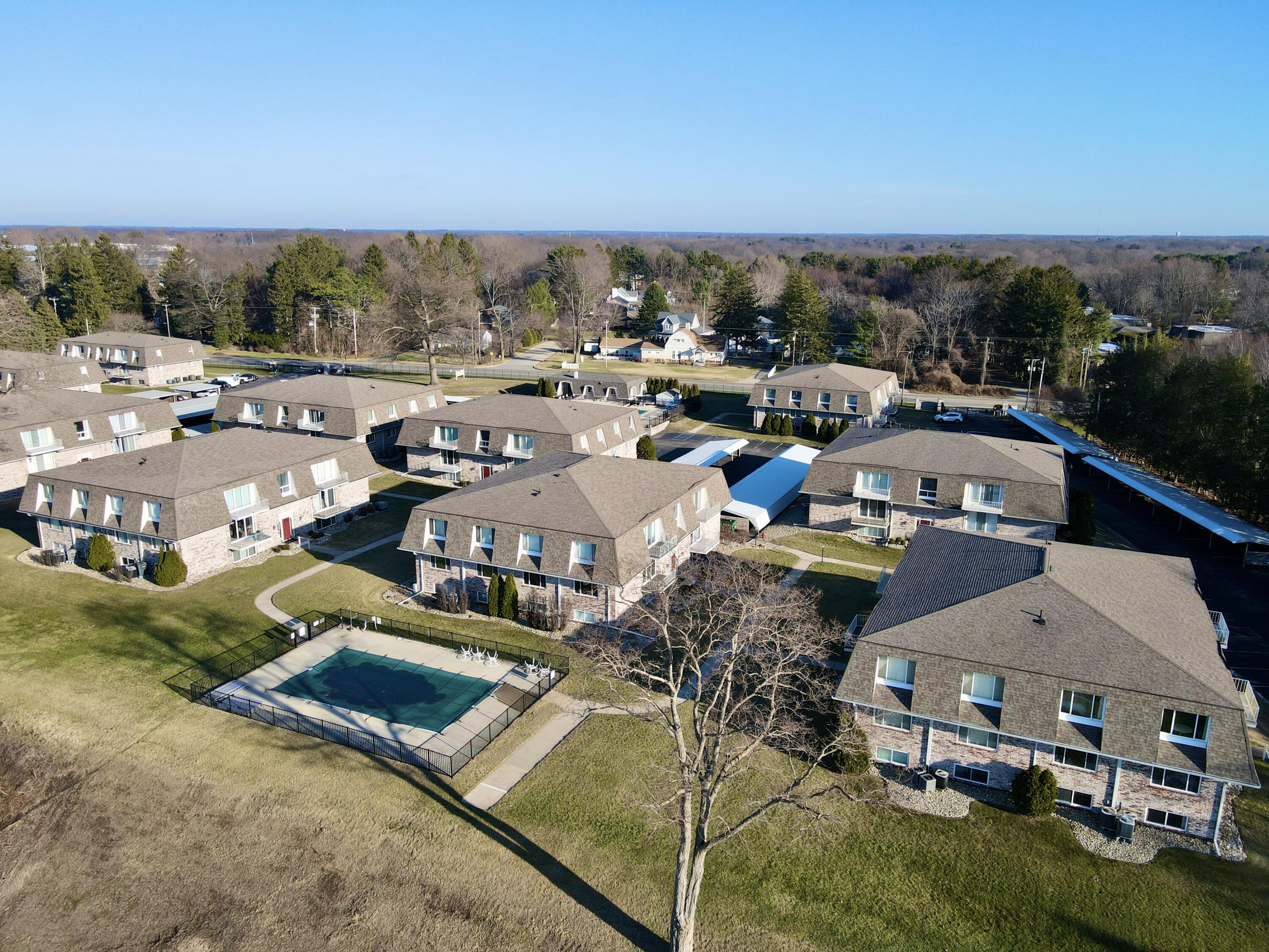 3626 Lakeshore Dr K9 9