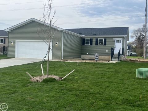 4213 Sugar Maple Run Flint City MI 48506