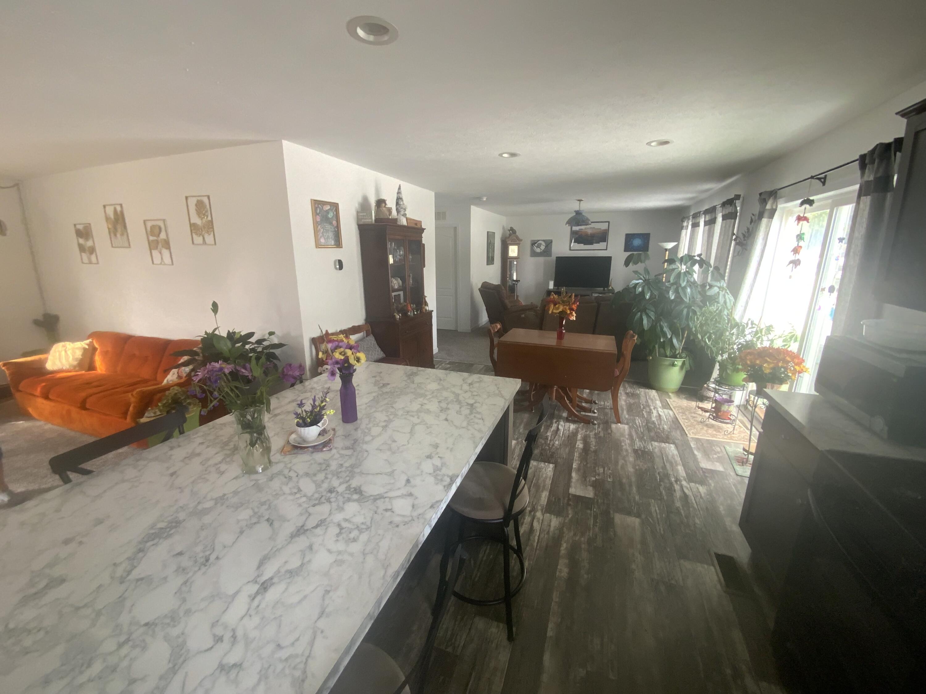 3884 Shoreham Street