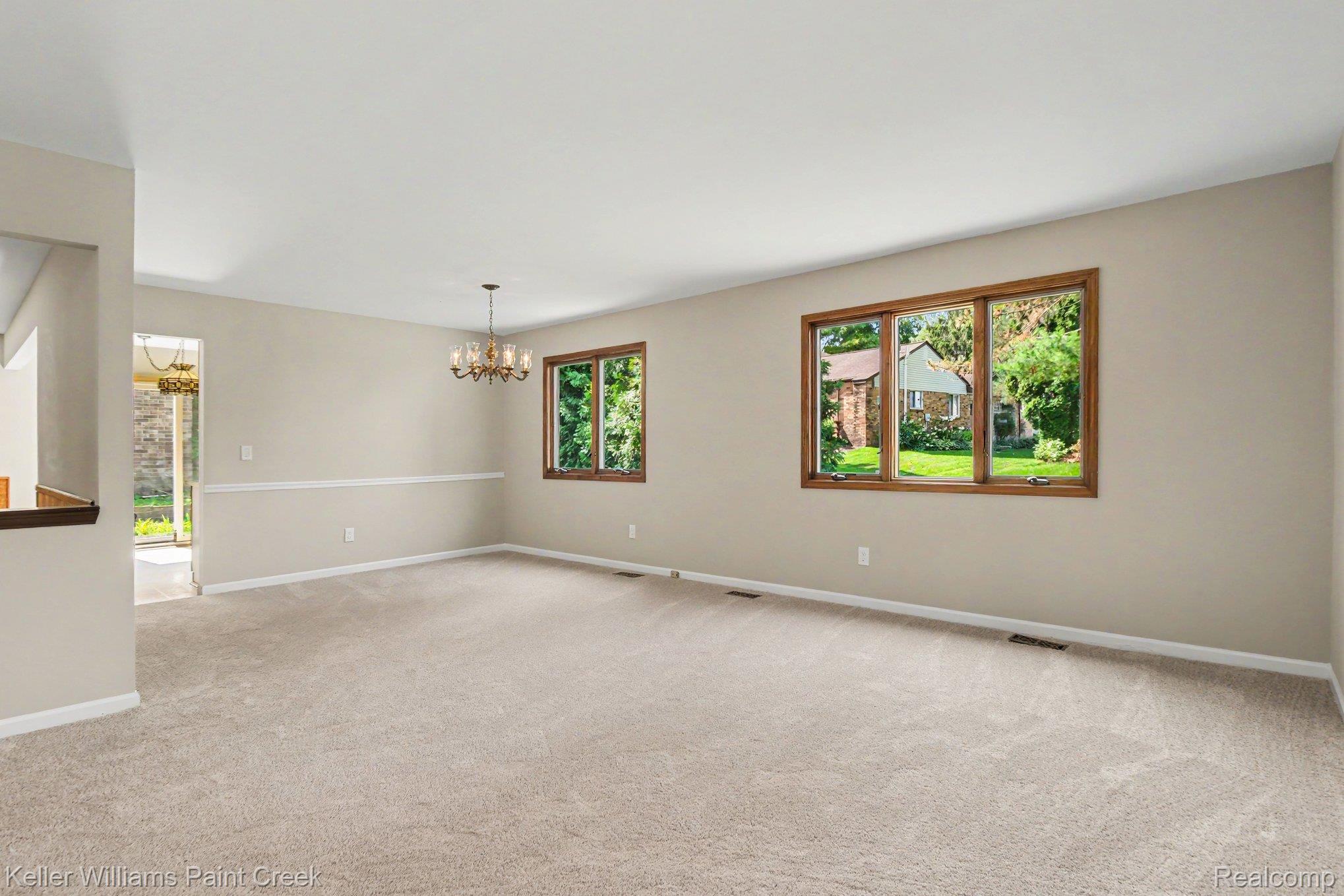 2711 Armstrong Drive