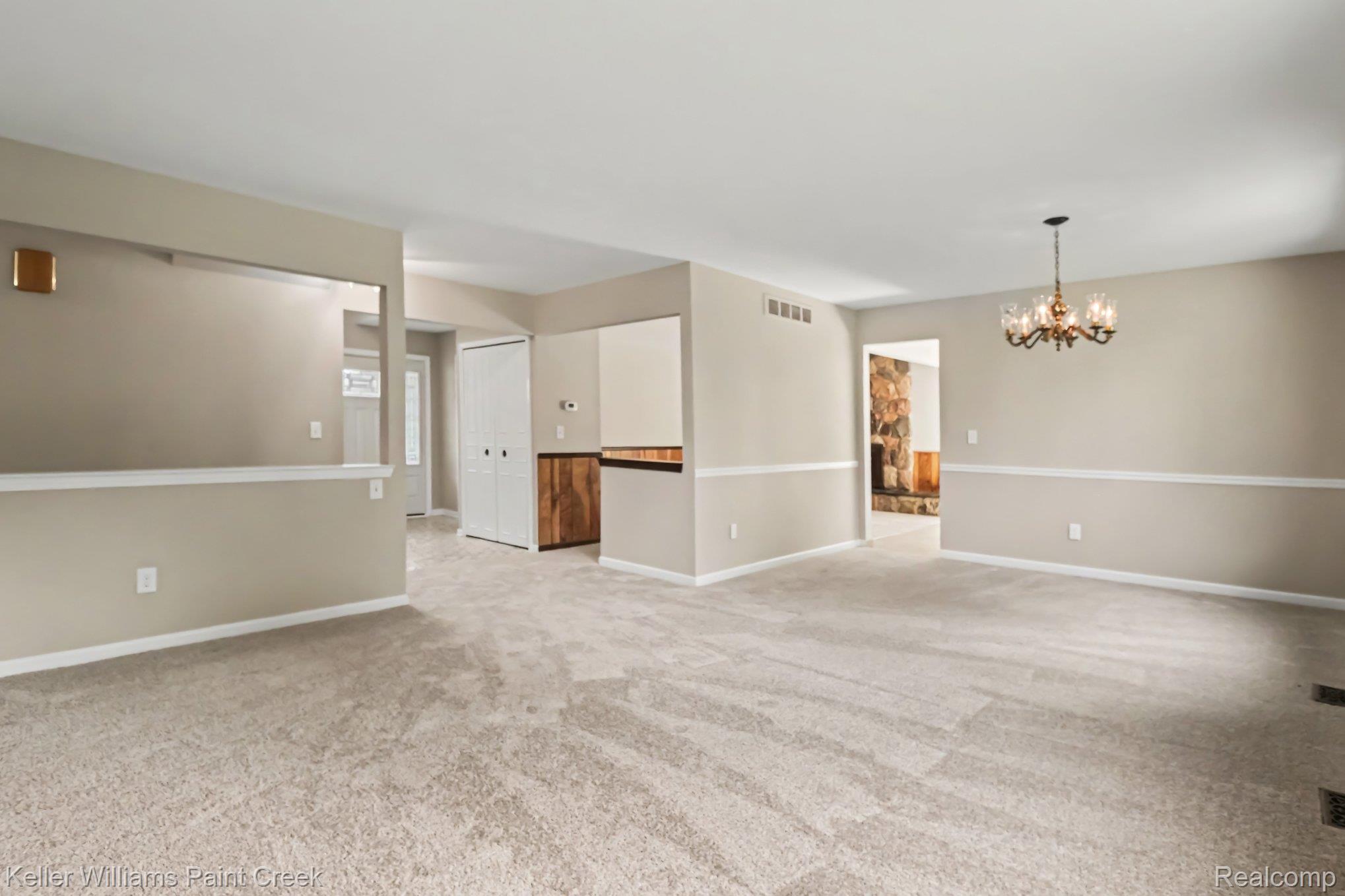 2711 Armstrong Drive
